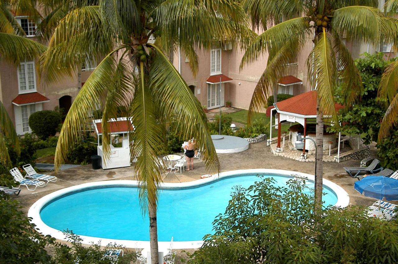 Lovely Modern 1Bedroom Overlooking Carribean Sea. โอโชรีโอส ภายนอก รูปภาพ