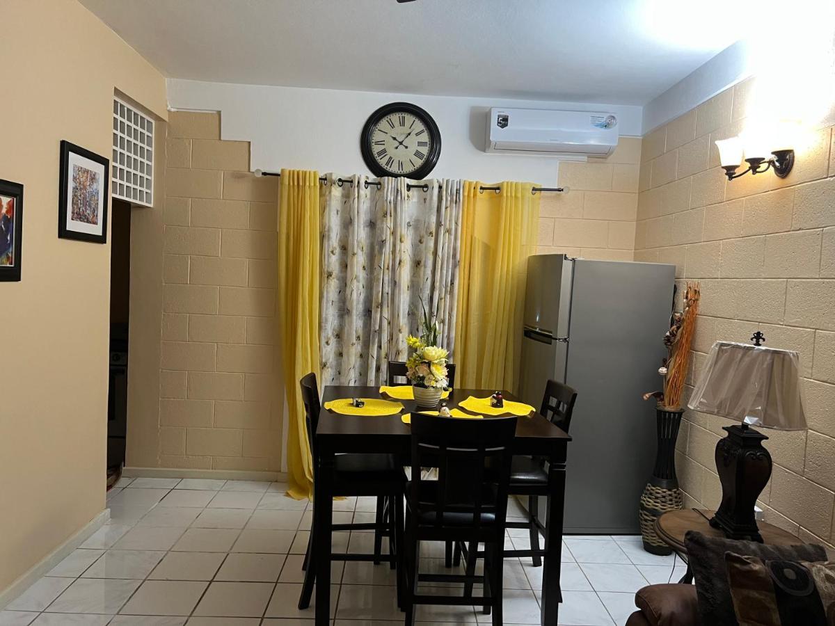 Lovely Modern 1Bedroom Overlooking Carribean Sea. โอโชรีโอส ภายนอก รูปภาพ